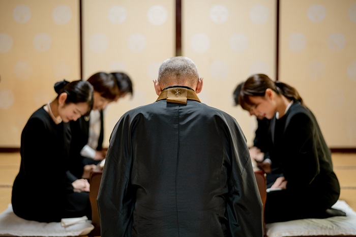 僧侶とご遺族
