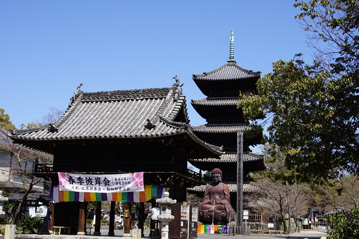 彼岸会は春と秋の7日間に行われる法会の事